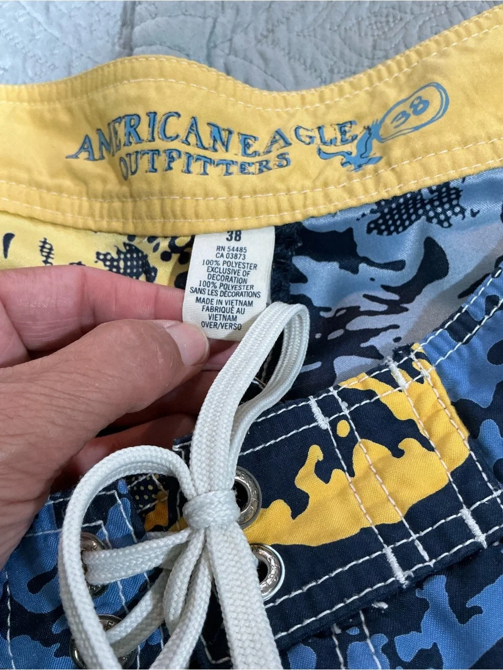 💙 American Eagle Blue White Yellow Tropical Floral Board Shorts - 38 (01259)